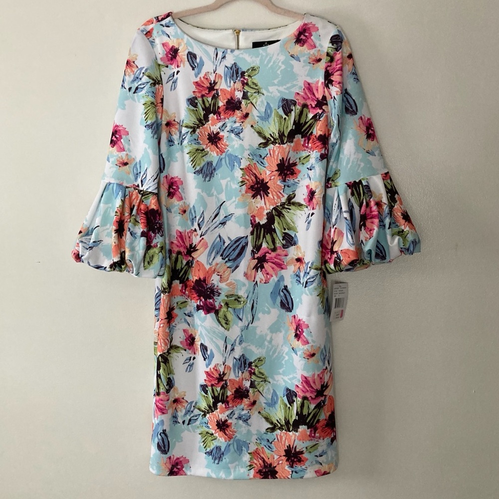 Ronni Nicole bell sleeved floral shift dress
